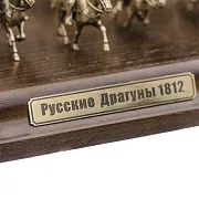 На память: Диорама «Русские драгуны 1812 г.» из бронзы и ясеня, 1:72 — фотография 3