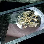 Нарды под стеклом «Герб России» в подарок — фотография 7