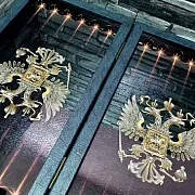 Нарды под стеклом «Герб России» в подарок — фотография 3