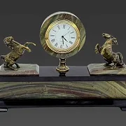 Каминные часы с бронзовыми конями, яшмой и долеритом — оригинальный подарок — фотография 3