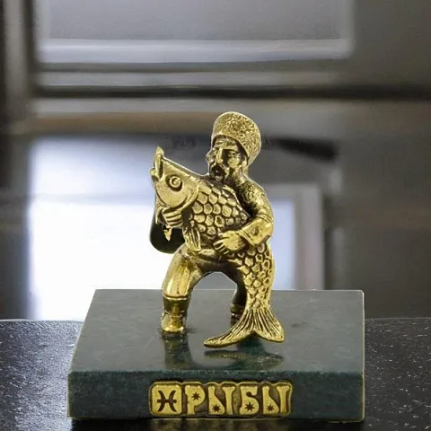 Бронзовая статуэтка «Рыбы» со змеевиком — оригинальный подарок
